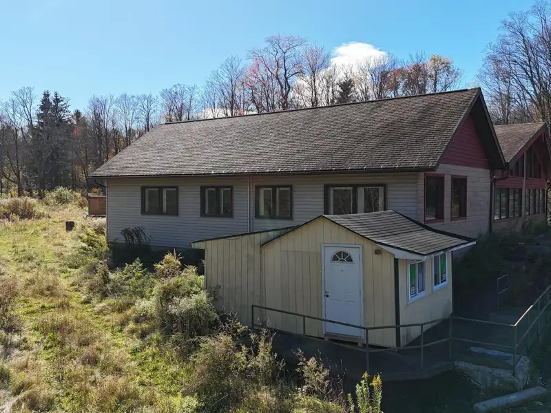Commercial Building on 7.5 Acres in High-traffic Location Near Hamlin