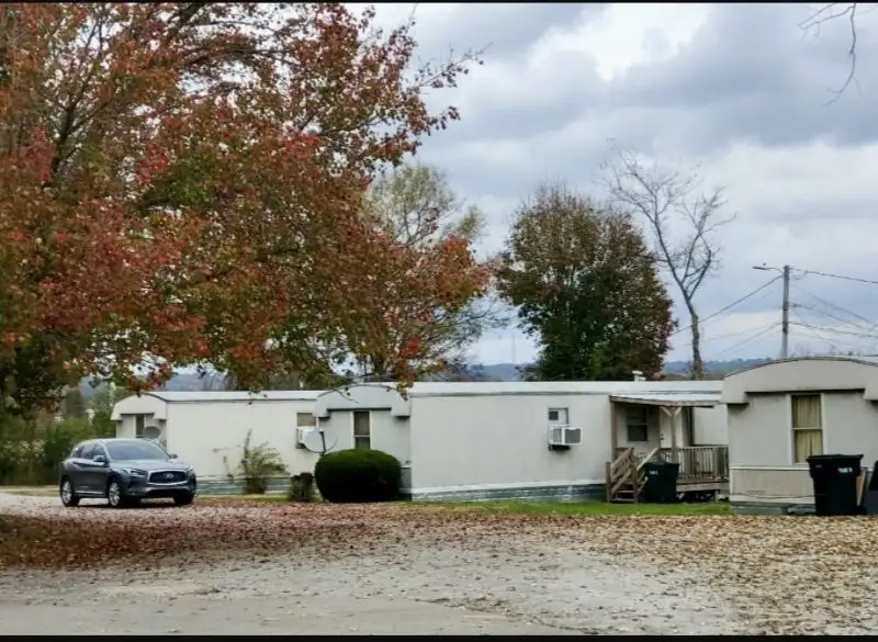 Multi-unit Investment Opportunity on Paulk Lane with Established Tenants and Cash Flow