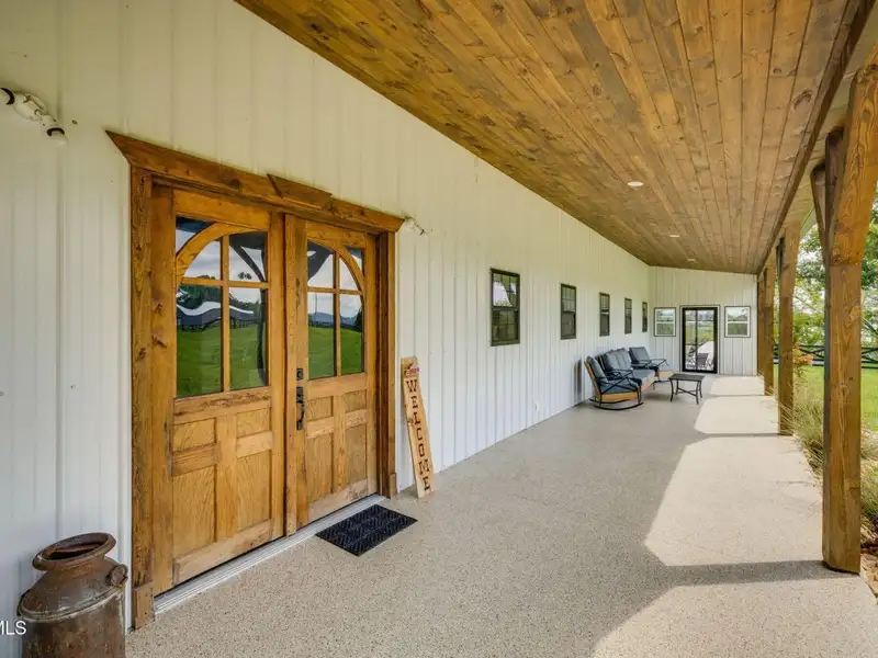 Custom Barndominium on 3 Acres with Pool and Income-generating Garage in Tennessee
