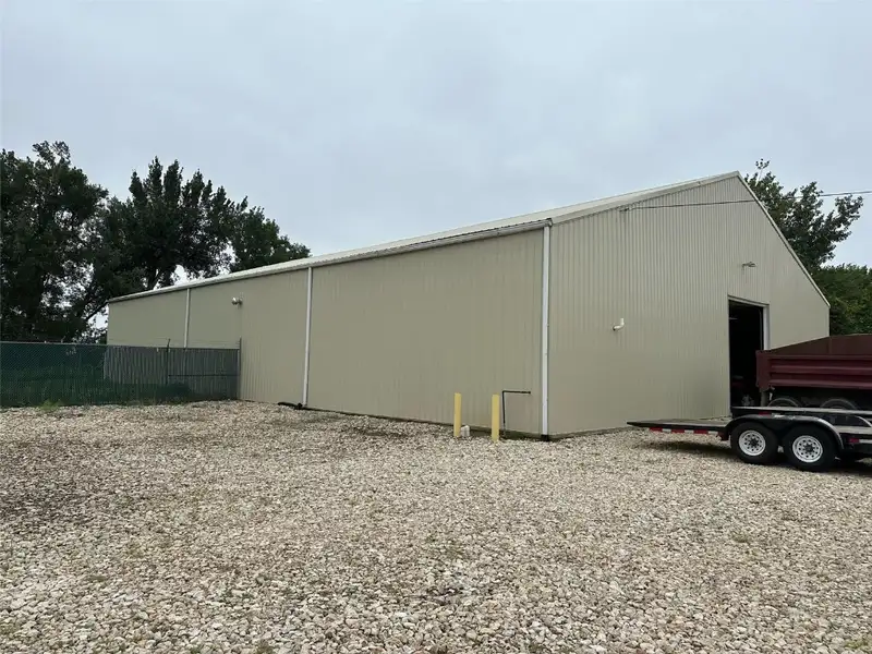 Updated Free-standing Warehouse with Loading Dock Near Hwy 30/i-380 Access