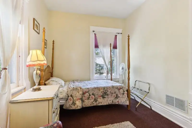 Historic Inn with Guest Suites and Motel Units in Wisconsin Dells