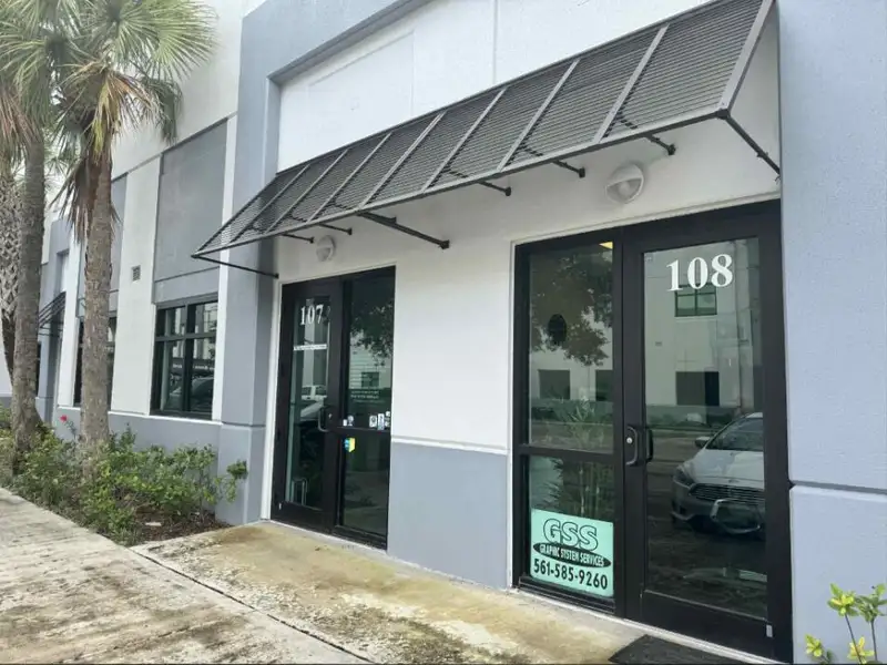 Condo Flex Space Investment with Il Zoning on Belvedere Road, 1,438 Sf Total