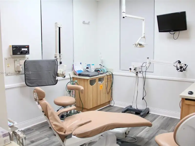 Fully Leased Medical Office Building in Good Condition with Ample Parking