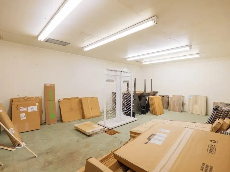 Versatile Commercial Property with Office, Showroom, and Warehouse in Lowndes County