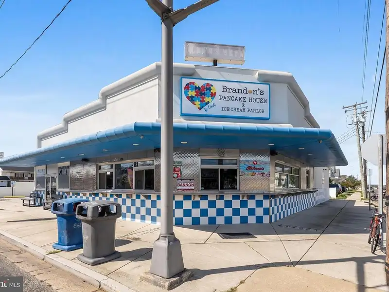 Turnkey Restaurant with Outdoor Dining and Apartment in Wildwood Crest Business District