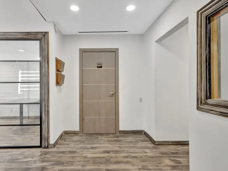 End-cap Warehouse with Offices in Central Jupiter, Move-in Ready