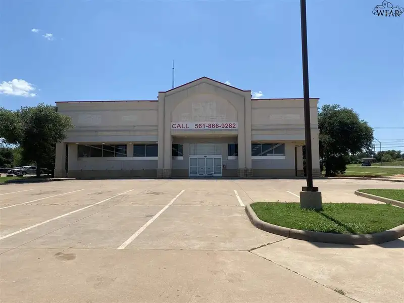 Prime 11,000 Sq. Ft. Commercial Property for Sale or Nnn Lease in Wichita Falls