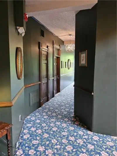 Turnkey Historic Hotel with Retail Space in Downtown Eureka Springs