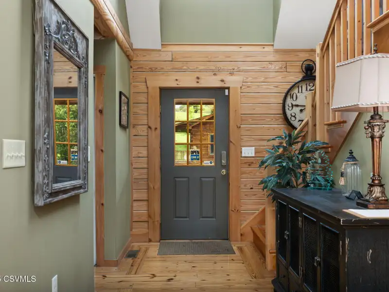 Commercial Log Home on 2 Acres with 3 Bedrooms and Scenic Views