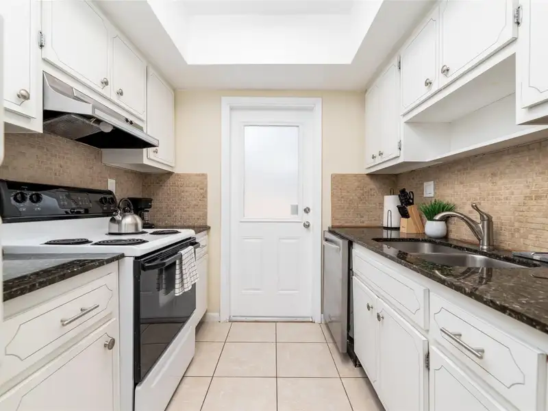 Turnkey 6-unit Airbnb Property in Prime Wilton Manors - Fully Renovated and Furnished