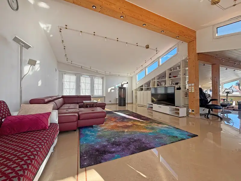 Modernized Detached House with Commercial Space in Family-friendly Location