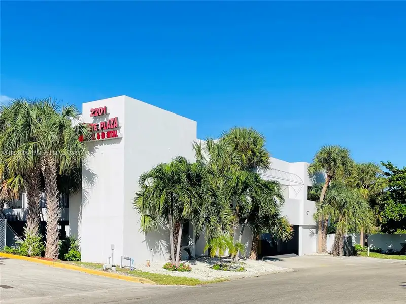 Stabilized 6,700 Sf Medical Office Building in Pompano Beach with 100% Occupancy