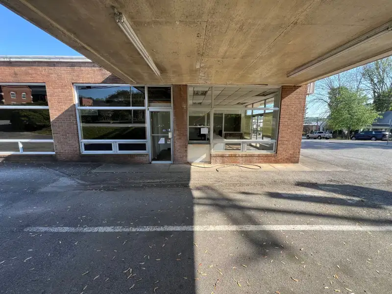 Downtown Marion Corner Commercial Space with High Visibility and Onsite Parking