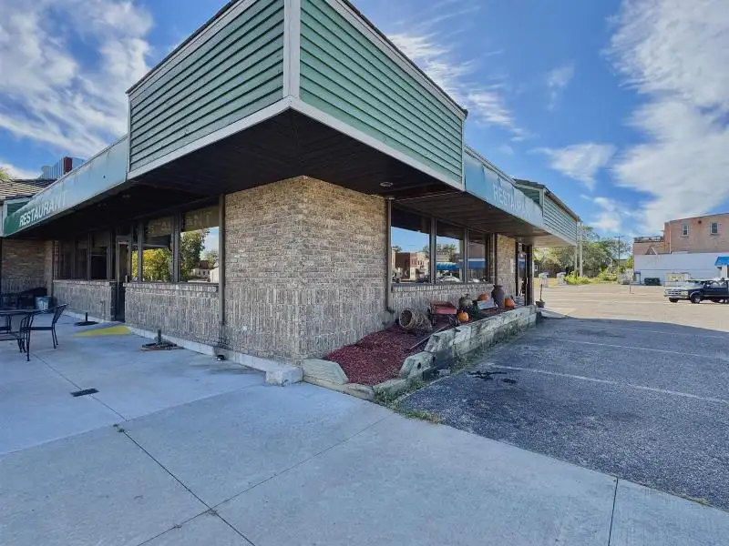Turnkey Restaurant and Pub on Fox River in Downtown Berlin, 5,144 Sq Ft