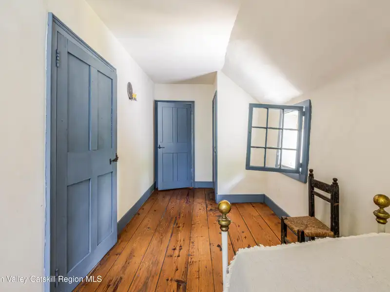 Historic Mixed-use Landmark in Kinderhook Village with Restaurant and Flexible Suites