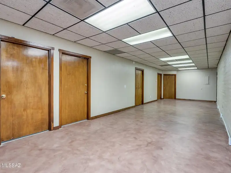 2,975 Sqft Office Space for Sale in Prime Broadway and Wilmot Location with Parking Lot