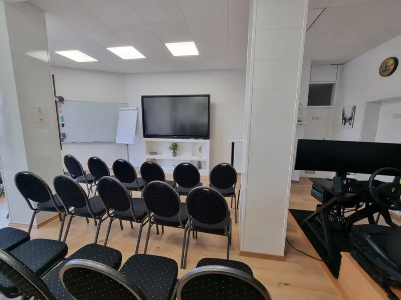 Ground Floor Commercial Unit in Altdorf - Rental Investment Opportunity