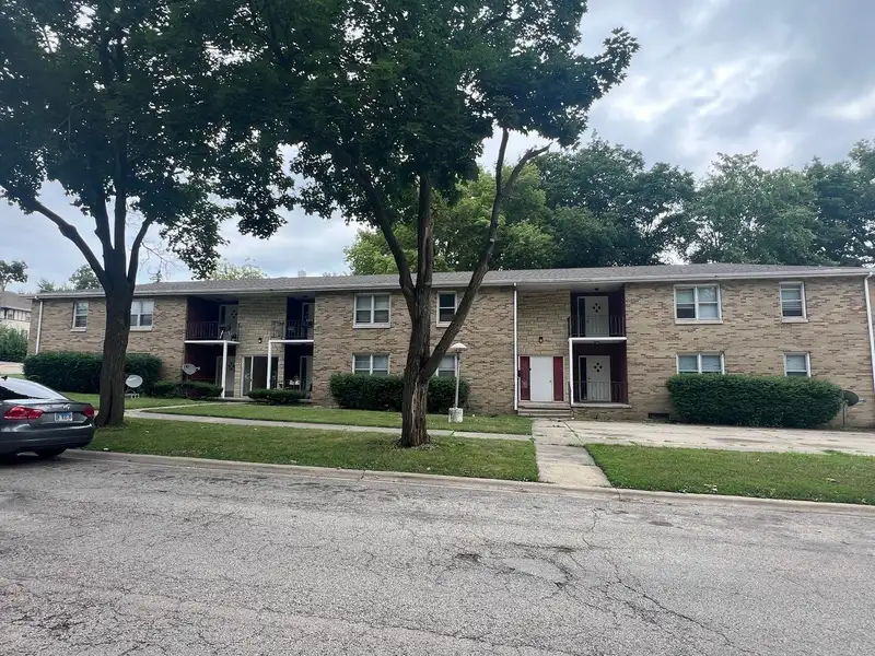 Fully Leased 6-unit Multifamily Property in Prime Kankakee Location