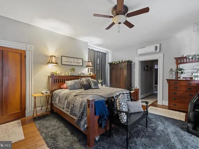Historic Mcmechan Inn: 13-bedroom Home and Commercial Space in Moorefield, Wv