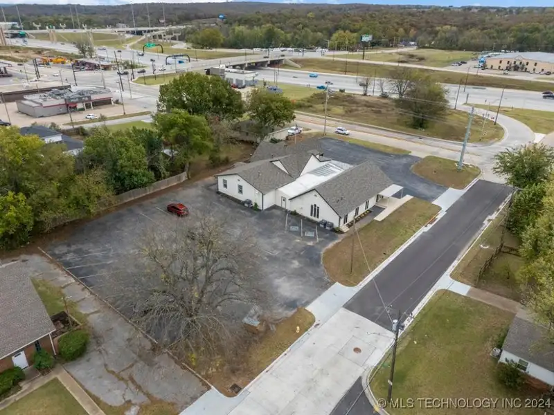 Versatile Event Center and Office Building with Conference Rooms in Prime Location