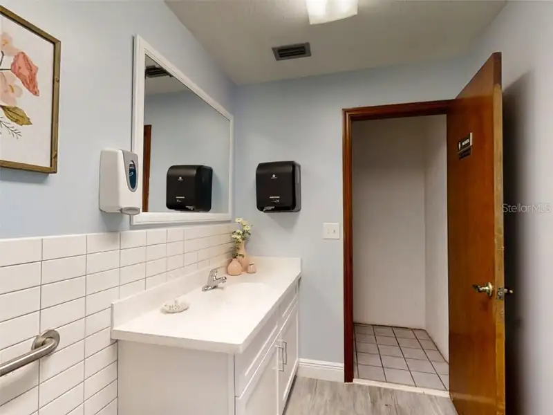 Medical/professional Office Space for Rent in Busy Sr-442 Business Complex