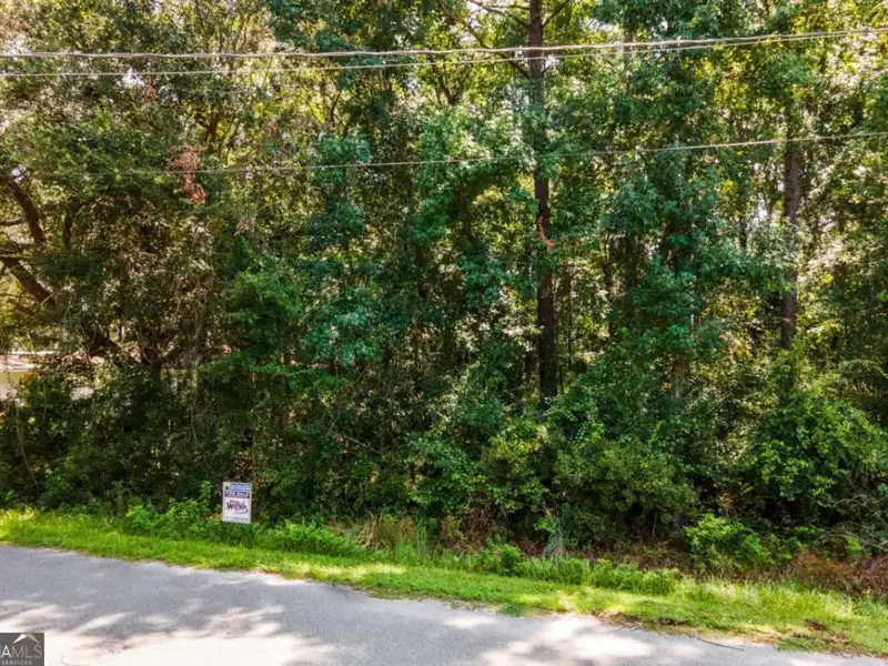 9,000 Sqft Industrial Building on 1.03 Acres in St. Marys, Ga