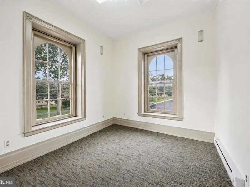 Historic 1906 Commercial Property in Bristol Borough with Versatile Layout and Prime Location