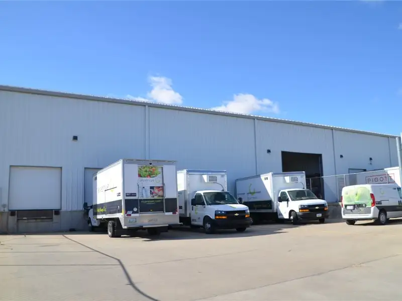 Divisible Warehouse with Docks Near I-380 and Eastern Iowa Airport