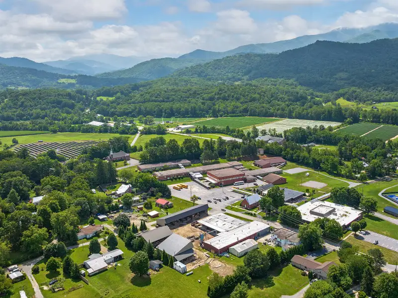 Mixed-use Industrial Property with Office, Storage, and Apartments in Bethel, Nc