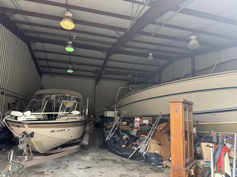 Large Commercial Building with 3.5 Acres Near Jamestown Marina