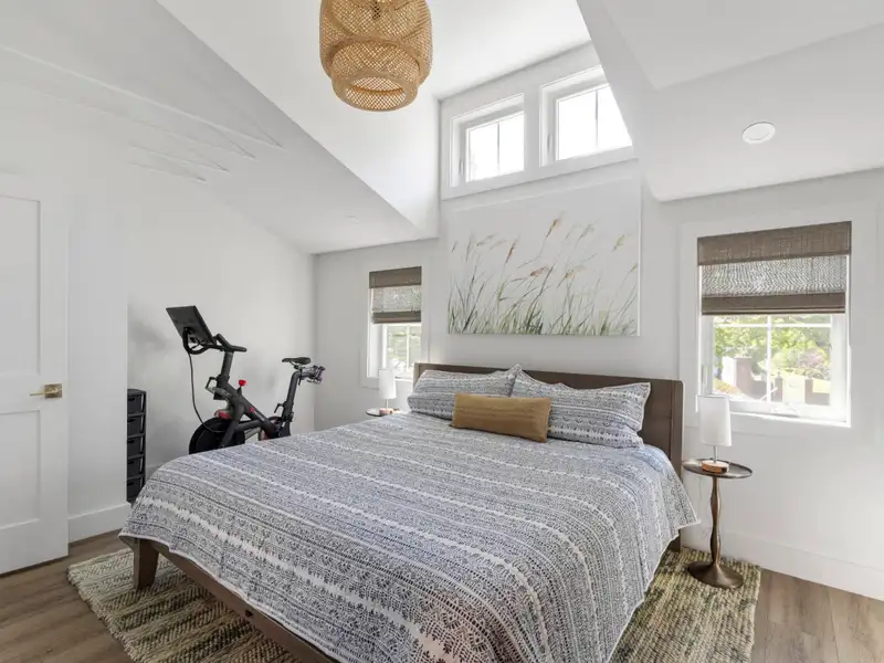 High-end Restaurant Space with Outdoor Dining and Residential Unit in Ogunquit