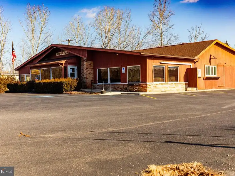 Established Restaurant with Commercial Kitchen and 120+ Seating in Hardy County