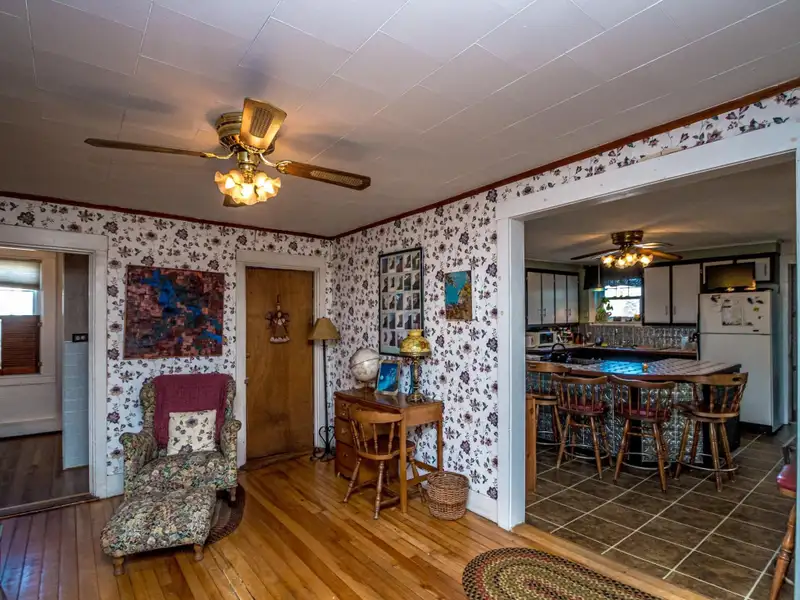 Du Bee Inn: Versatile Bed-and-breakfast with Mountain Views in the Great North Woods
