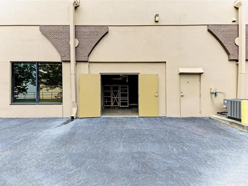 Professional Office Condo in Centrally Located Largo, 1830 Sq.ft with 7 Private Offices