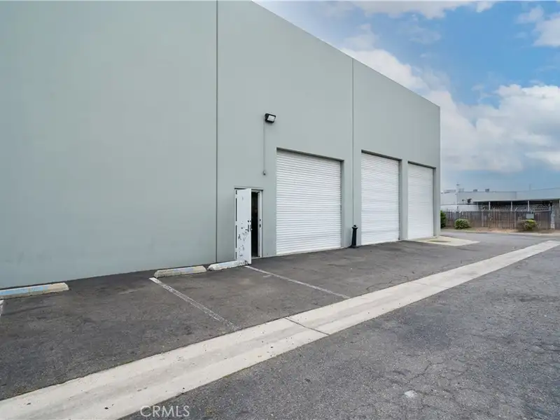 Versatile 21,447 Sq Ft Industrial/office Property in Orange's Thriving Commercial District
