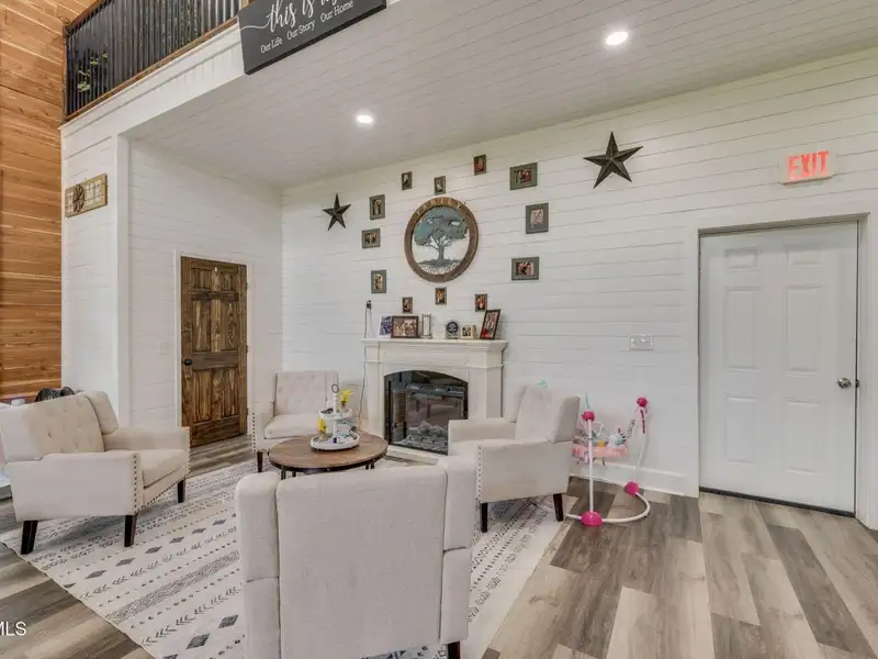 Custom Barndominium on 3 Acres with Pool and Income-generating Garage in Tennessee