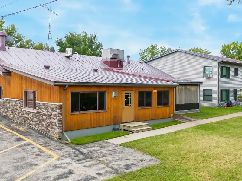 Mixed-use Commercial Property with Bowling Alley, Bar, Restaurant, and Apartments in Poy Sippi