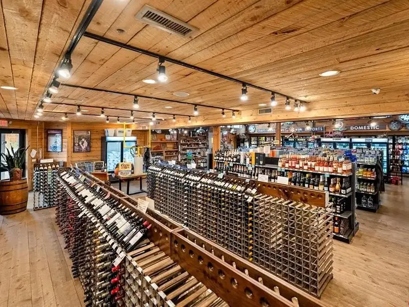 Multi-use Commercial Property with Established Tenants in Durango's Growing Market