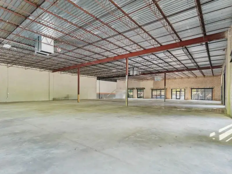 Industrial/flex Building in Prime Atlanta Location with Recent Upgrades and Parking Options