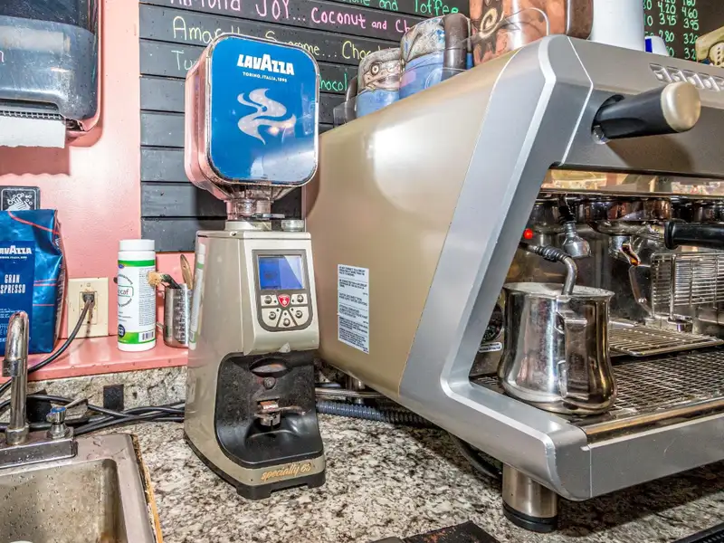 Established Coffee and Sweet Shop in Prime North Conway Village Location