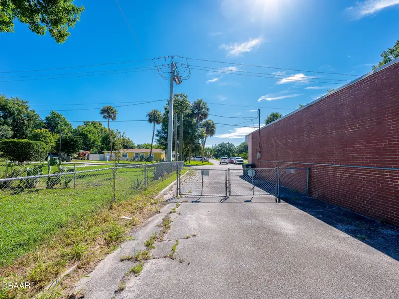 Former Post Office Commercial Building with Yard Space in Prime Location