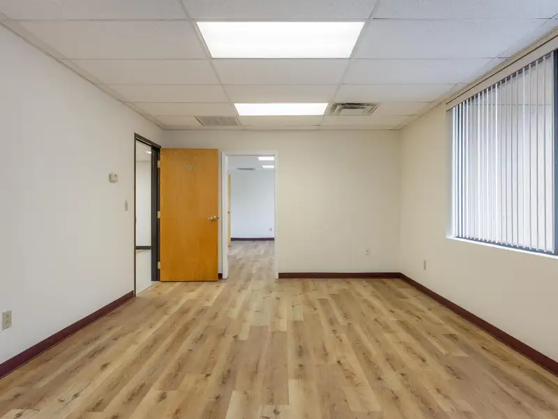 Cleveland, Tn Office Suites for Lease - Newly Remodeled, 2,400 & 2,164 Sq Ft