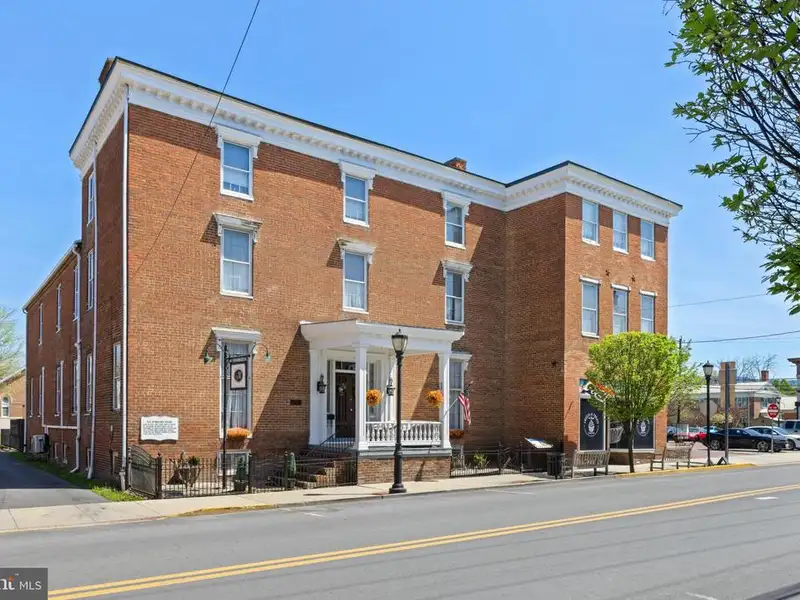 Historic Mcmechan Inn: 13-bedroom Home and Commercial Space in Moorefield, Wv
