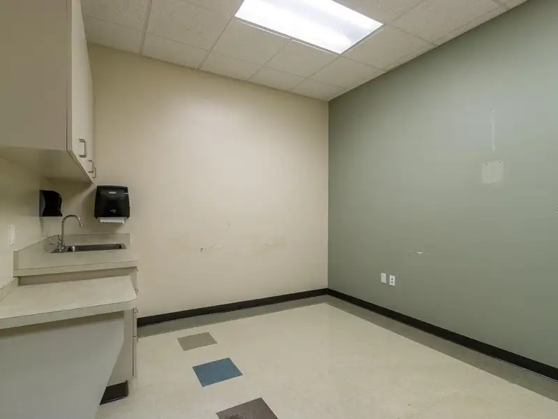 Freestanding Medical Office Near North Florida Regional Medical Center with Multiple Exam Rooms