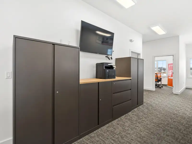 Modern Office Space for Lease in Lakeview District, Battle Creek with High Visibility