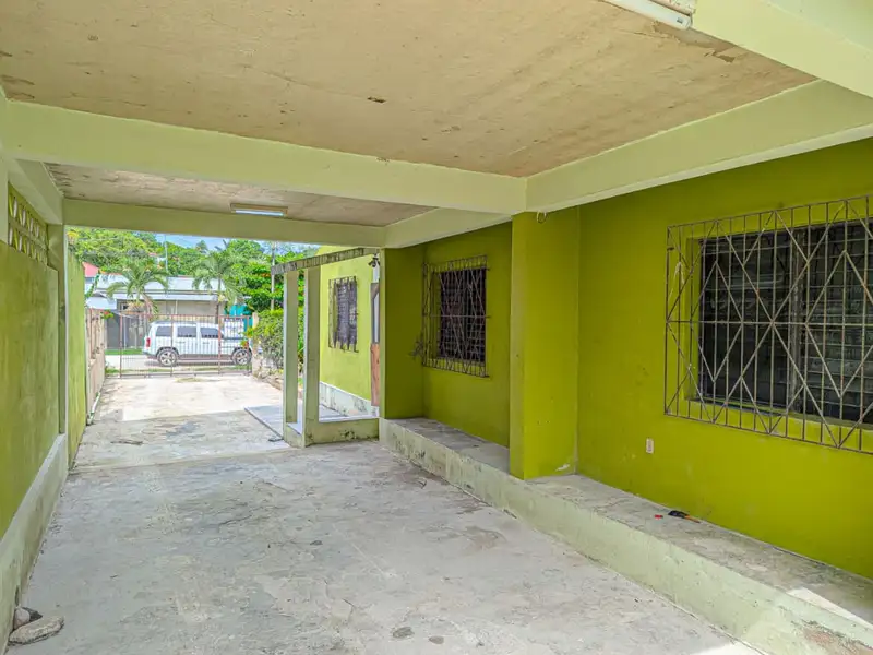 Versatile Residential/commercial Property in Kontiki Area, San Ignacio