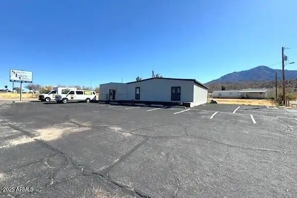 Versatile Commercial Property at High-traffic Intersection, Ideal for Business or Residence