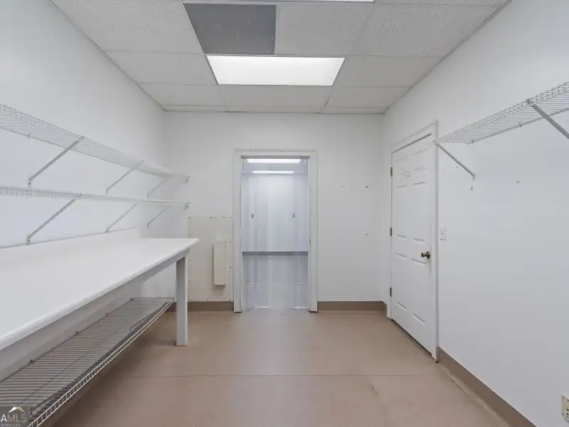 Versatile 7,900+ Sq Ft Medical Office Building in Prime Location Near Hospital