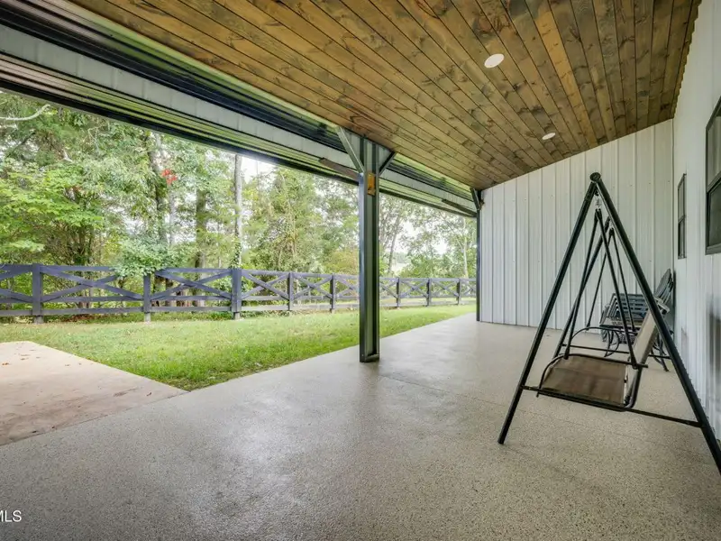 Custom Barndominium on 3 Acres with Pool and Income-generating Garage in Tennessee