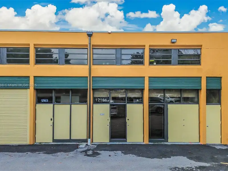 Office Warehouse with Dedicated Space in Kendall Park Commercial Area